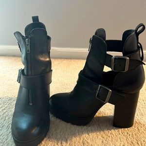 Steve Madden zip up boots with cut outs size 10